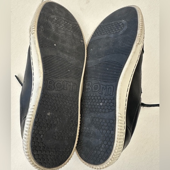 Born Paloma Leather Sneaker Women size 9 Black 2 Side Zippers - Picture 5 of 6
